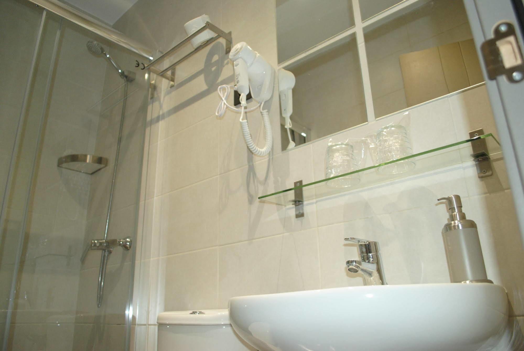 Fuencarral Rooms Madrid Luaran gambar